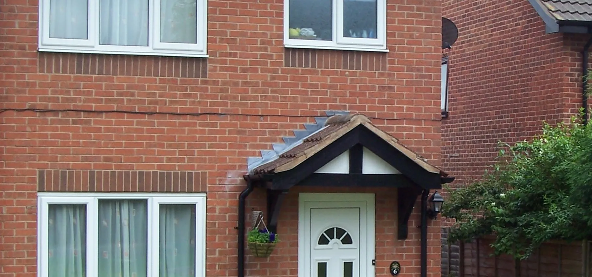 Lean-To Raynes Park