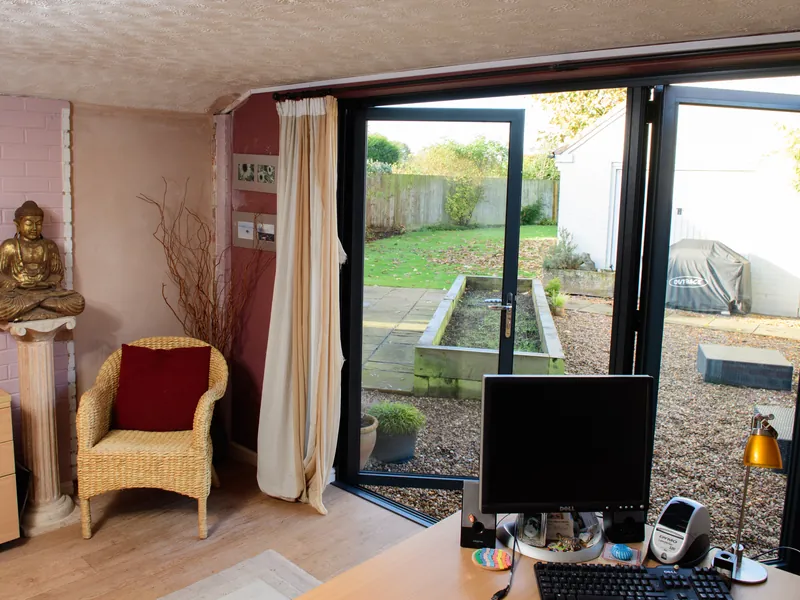 Bifold Raynes Park